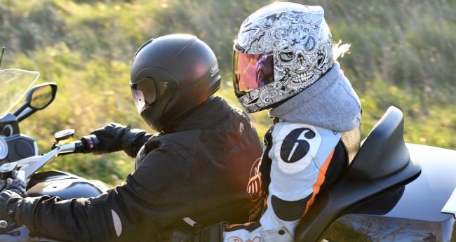 Comment bien transporter les enfants à moto ?
